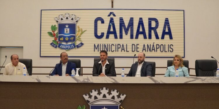 Anápolis busca solução inovadora para resíduos sólidos: “Lixo Zero, Social 10” em pauta na Câmara Municipal