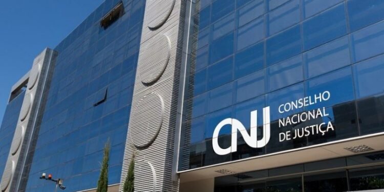 CNJ aumenta diárias de Juízes e Ministros: Gastos chegam a R$ 1,2 milhão em um mês