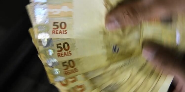 Governo estuda reduzir investimentos para saúde e educação