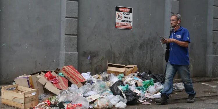 LIXO: Brasil gastou cerca de R$ 29 bi com limpeza urbana em 2022