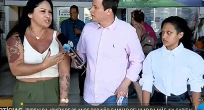 Repórter leva tapa na cara durante entrevista ao vivo: encenação ou realidade?