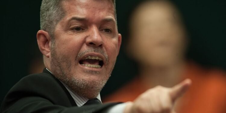 Presidente do Detran-GO enfrenta ameaças de empresários descontentes com combate ao comércio ilegal