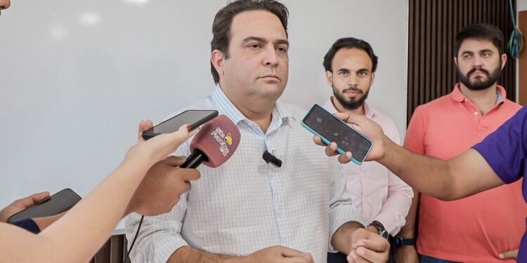 Roberto Naves anuncia mudança na gestão do Hospital Alfredo Abrahão em Anápolis