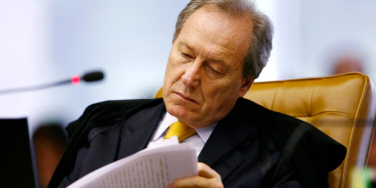 Ministro da Justiça é convocado para explicar reunião secreta com Lula, STF e PGR