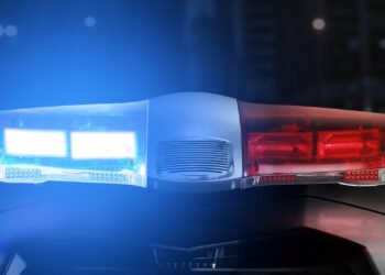 Filho de vereador atira para o alto durante festa e atinge coluna de jovem