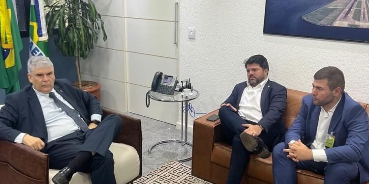 Márcio Corrêa e Amilton Filho pressionam Infraero por conclusão do Aeroporto de Anápolis