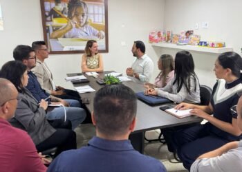 Equipe de Márcio Corrêa questiona gestão atual sobre transporte, merenda e obras na rede municipal de ensino