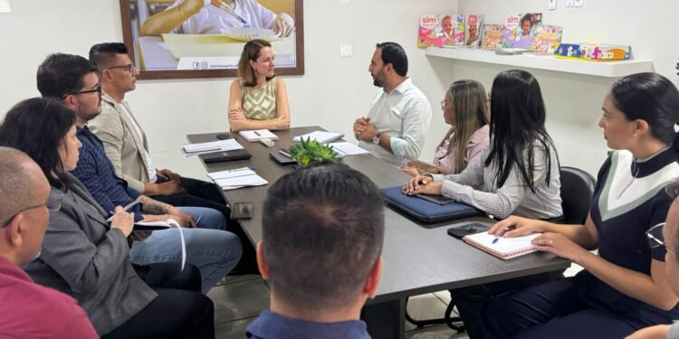 Equipe de Márcio Corrêa questiona gestão atual sobre transporte, merenda e obras na rede municipal de ensino