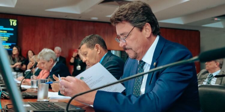 Câmara aprova projeto de Wilder Morais que autoriza compra de armas em áreas rurais