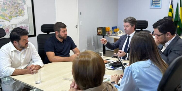 Márcio Corrêa e secretário estadual de Saúde montam plano de ação para cirurgias eletivas em Anápolis