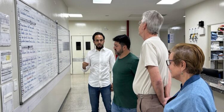 Prefeito Márcio Corrêa realiza visitas a unidades de saúde no fim de semana