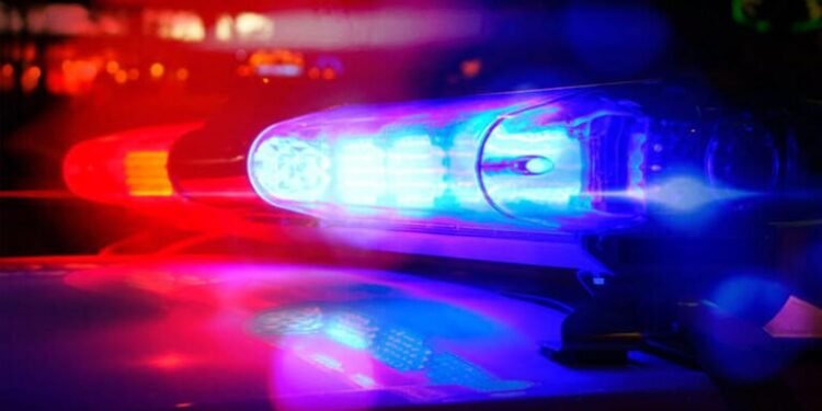 Homem impede possível abuso ao resgatar mulher em estrada isolada