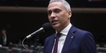 Deputado quer fim de repasse público a entidades envolvidas em fraudes contra o INSS